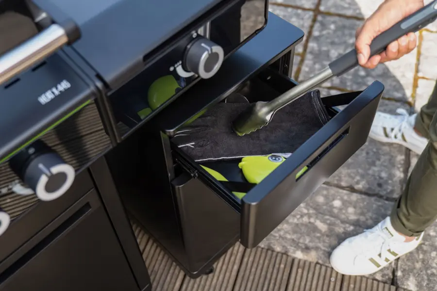 Grillschrank mit Rollen